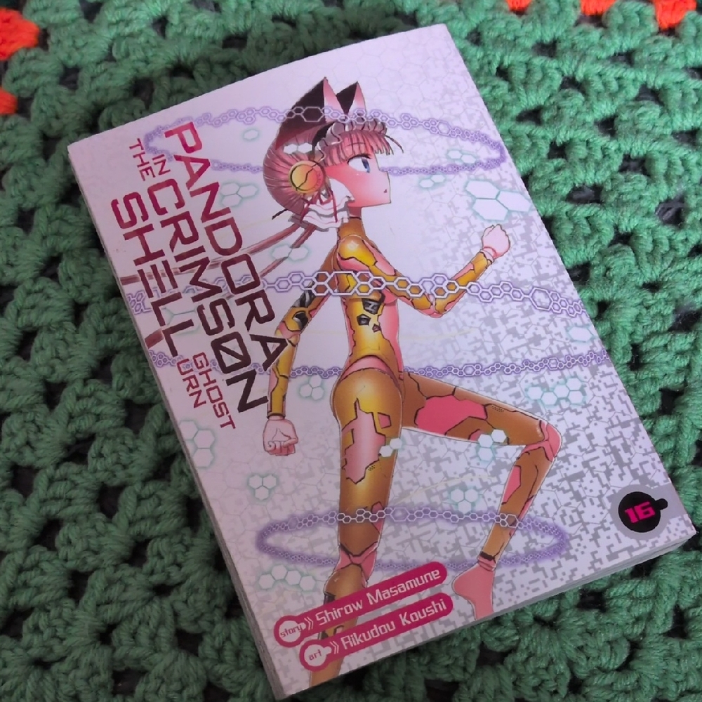 Pandora in the Crimson Shell Ghost Urn Manga Vol. 16